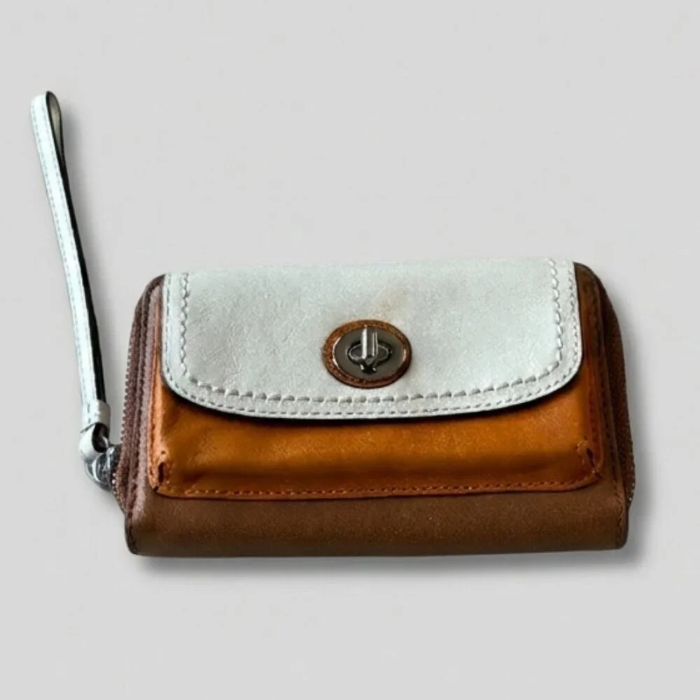 Coach Park Colorblock Leather Wristlet Wallet | Classic Preppy Old Money